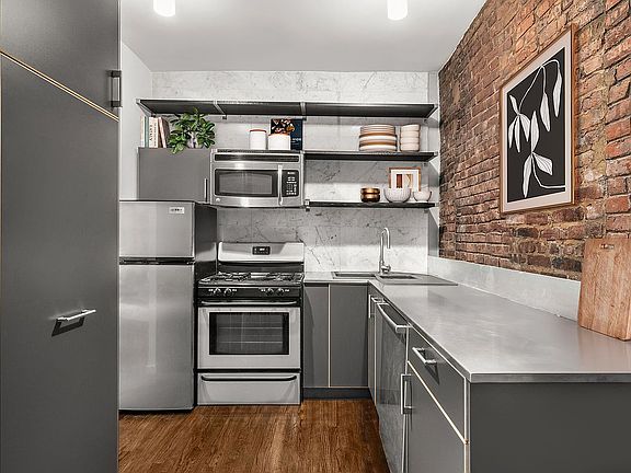 4th image of 14 Prince St APT 4C
