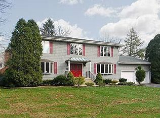 26 Vander Veer Dr, Lawrence Township, NJ 08648
