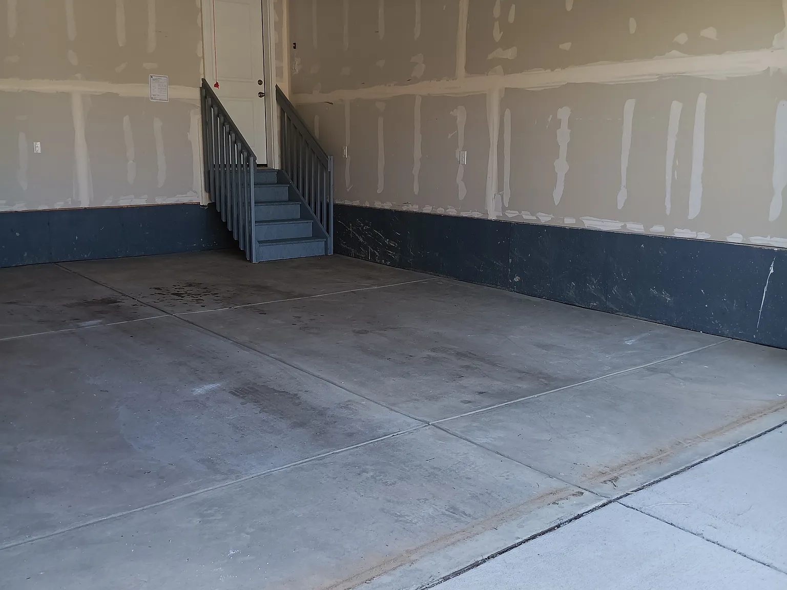 3 bed, 1359 sqft, $2,850 — Photo 2