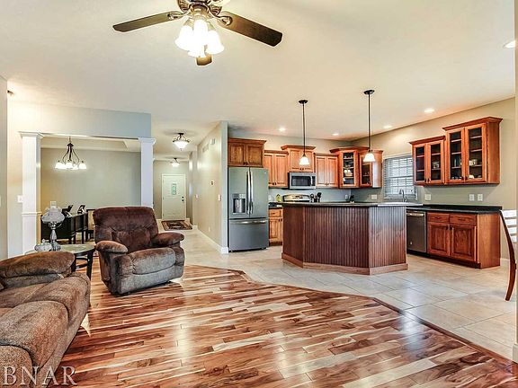 4th image of 45 Crista Ann Ct
