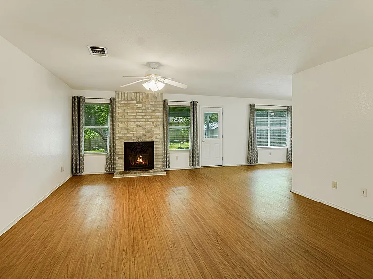 13917 Maricella Ln — Photo 5