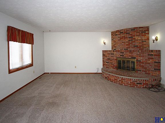 2nd image of 303 W North St