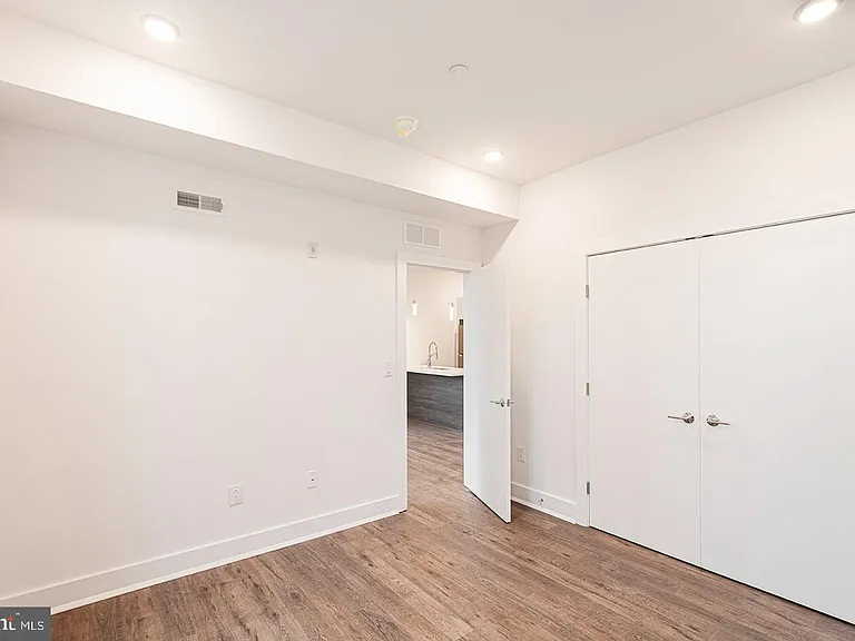 2623 Christian St #304 — Photo 9