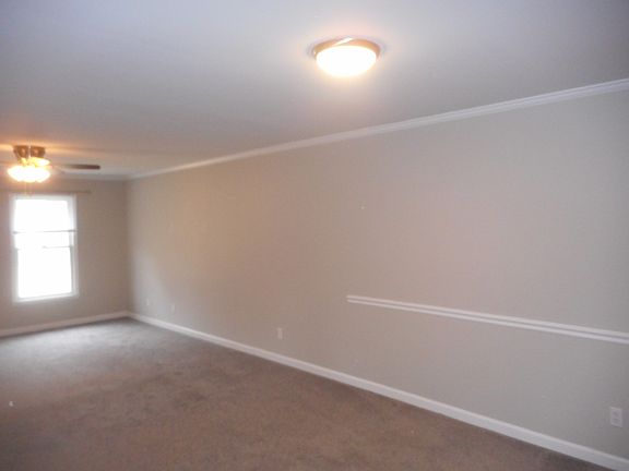 4th image of 140 Westfield Dr