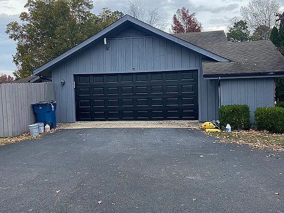 2nd image of 2601 Woodstone Dr