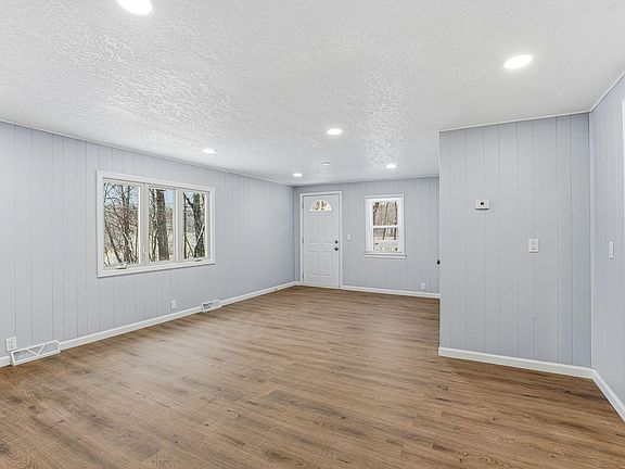 5th image of 9350 Roy Rd
