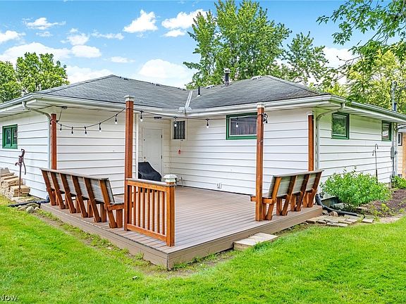 2nd image of 1024 Oakwood Dr