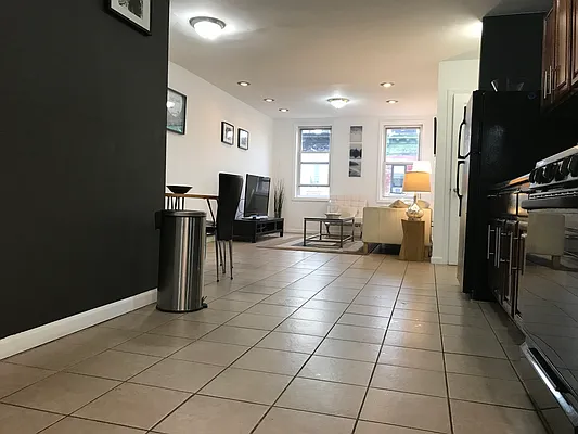 Rented by Winzone Realty Inc | media 20