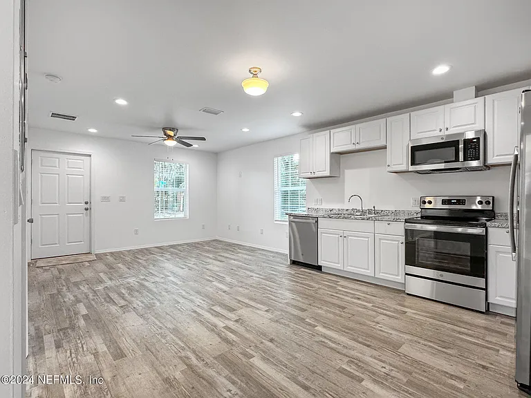 2220 Flesher Ave — Photo 5
