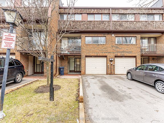 3rd image of 90 Castlebury Cres #2