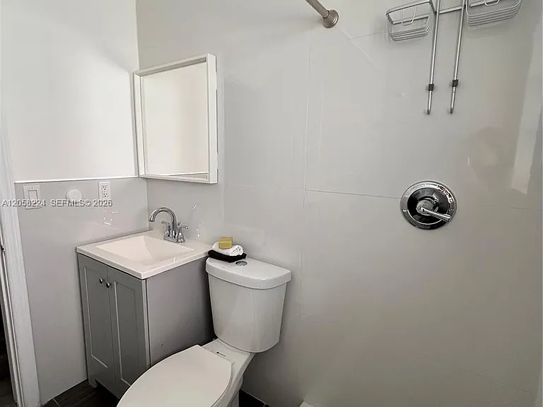1019 NE 17th Ter #1 — Photo 9