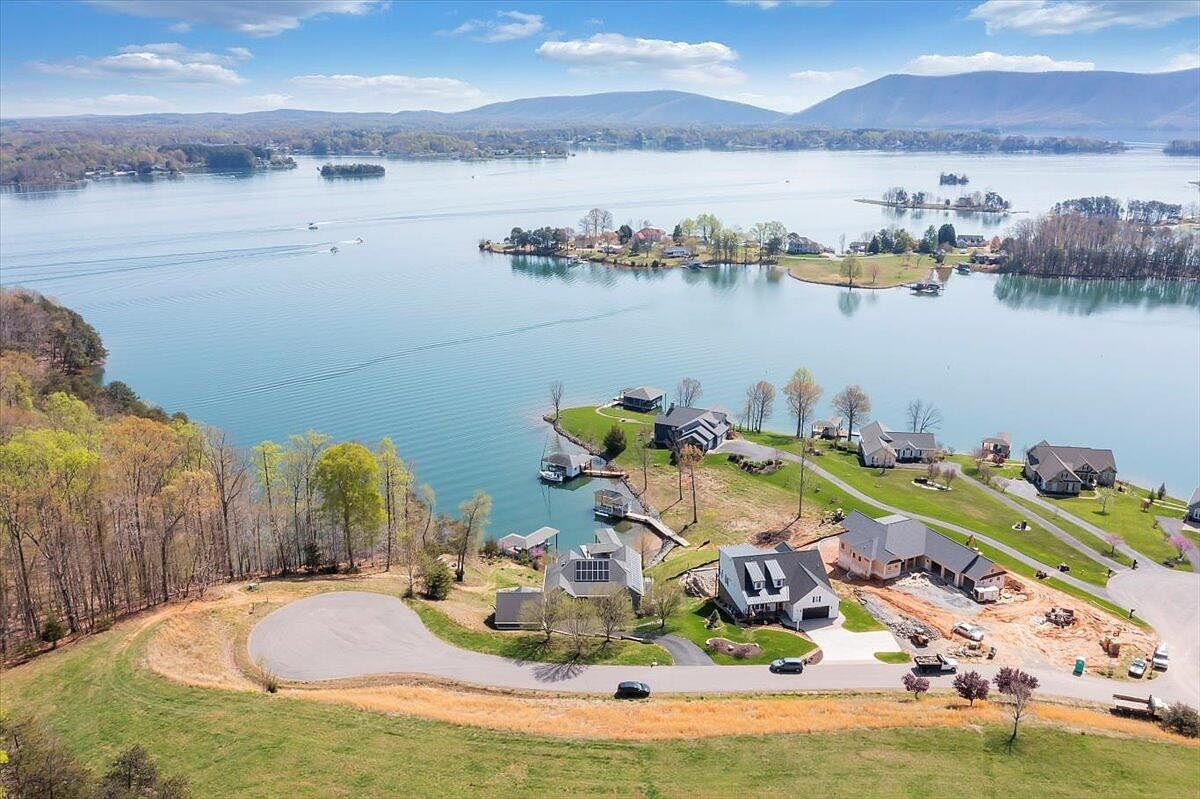 51 Compass Cove Cir, VA 24121 MLS 897212 Zillow