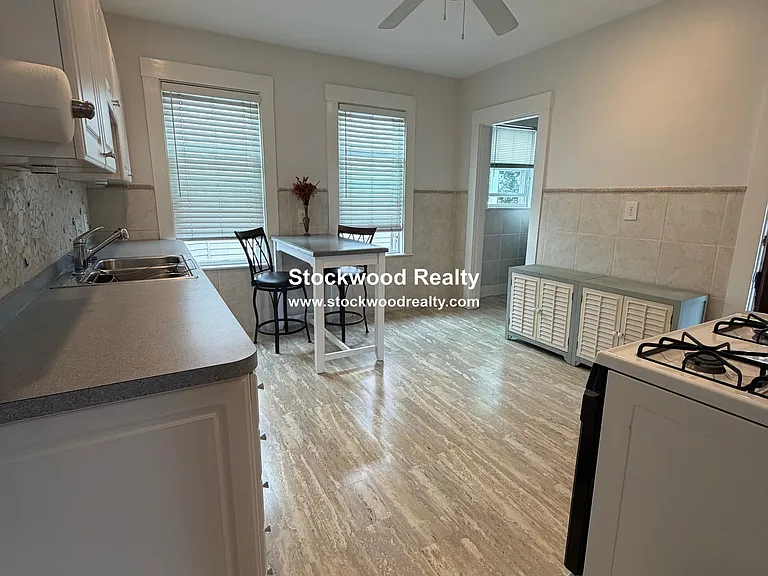 21 Lyon St #3 — Photo 3