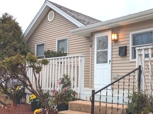 708 Illinois St, Lemont, IL 60439