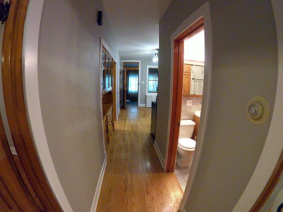 5th image of 3422 N Hamlin Ave #1