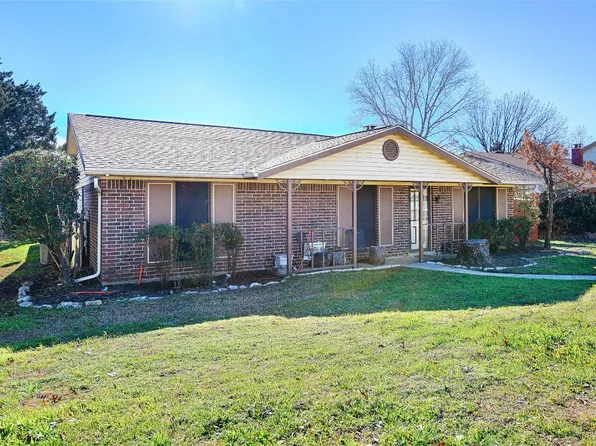 766 Mockingbird Dr, Lewisville, TX 75067