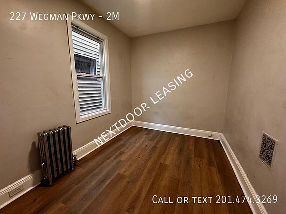 5th image of 227 Wegman Pkwy #2M