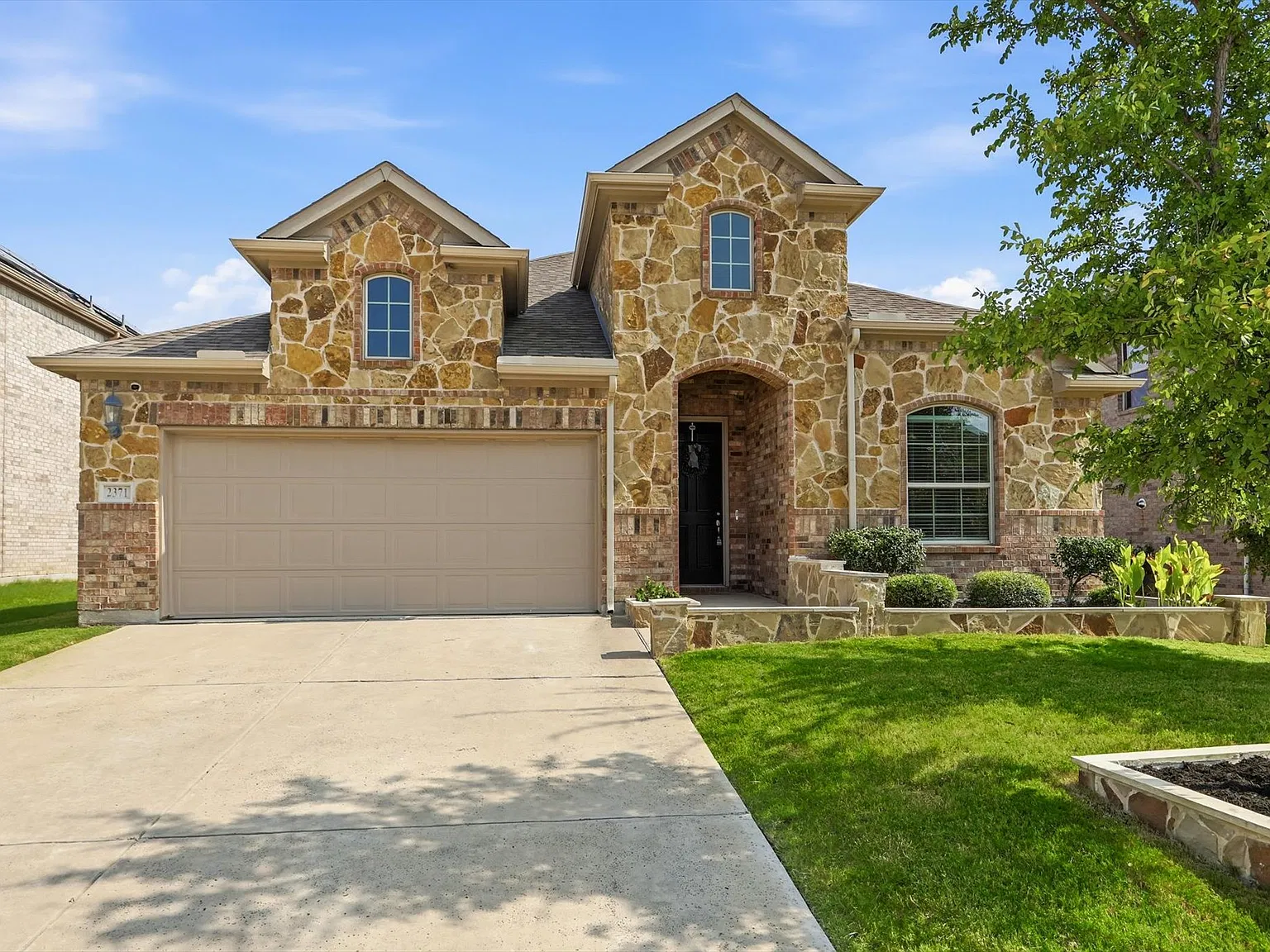 3 bed, 2315 sqft, $3,100 — Photo 4
