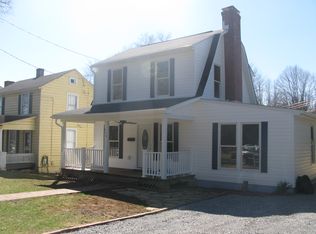 620 S George St, Charles Town, WV 25414