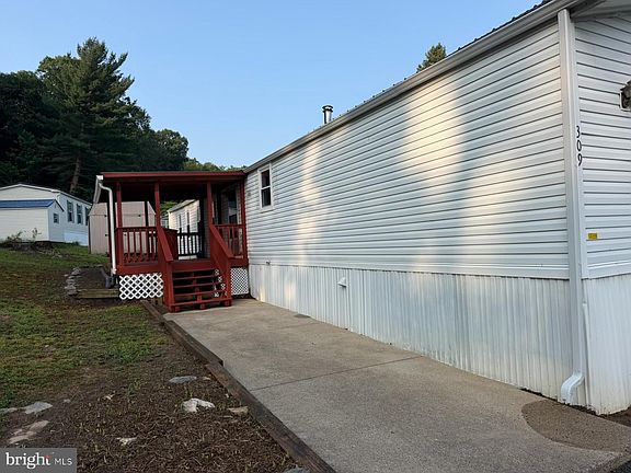 3rd image of 309 Poplar Ln