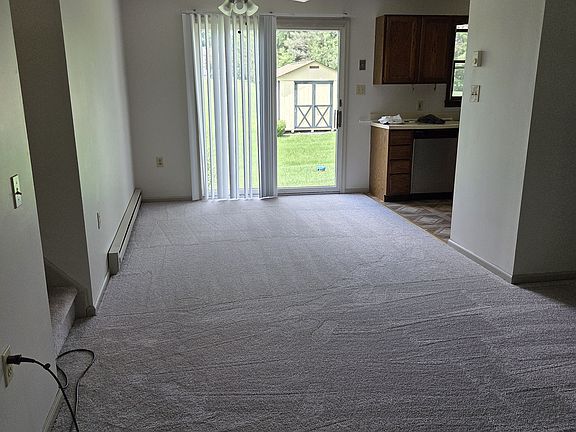 3rd image of 2499 Rhoads Rd