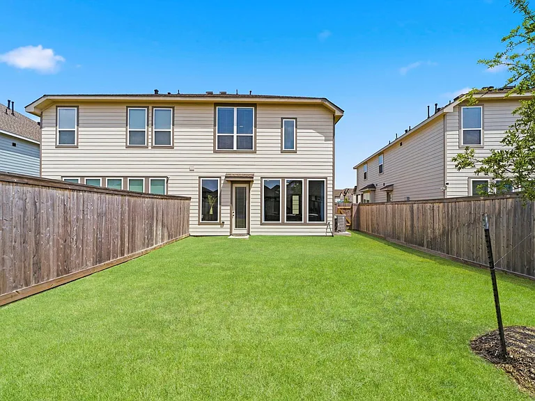 21235 Doubtful Canyon Dr — Photo 28