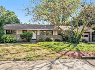 1864 Lynne Ln NW, Grand Rapids, MI 49504