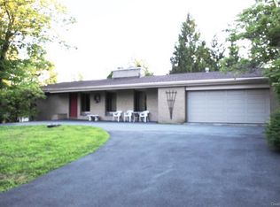 5 Highland View Pl, Middletown, NY 10940