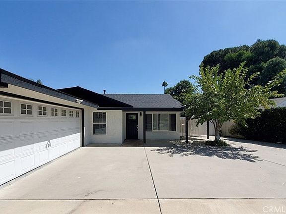 3rd image of 8132 Hatillo Ave