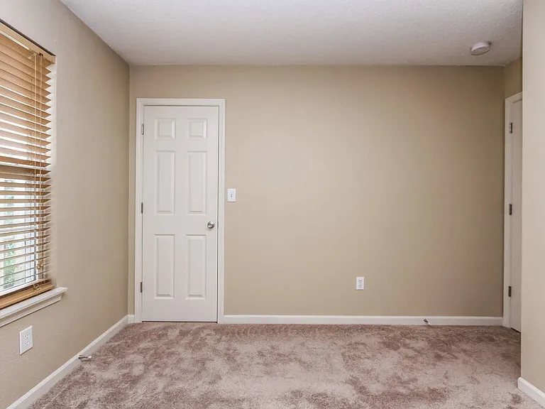 15281 Ten Point Dr — Photo 12