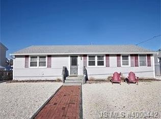 271 W 14th St, Ship Bottom, NJ 08008