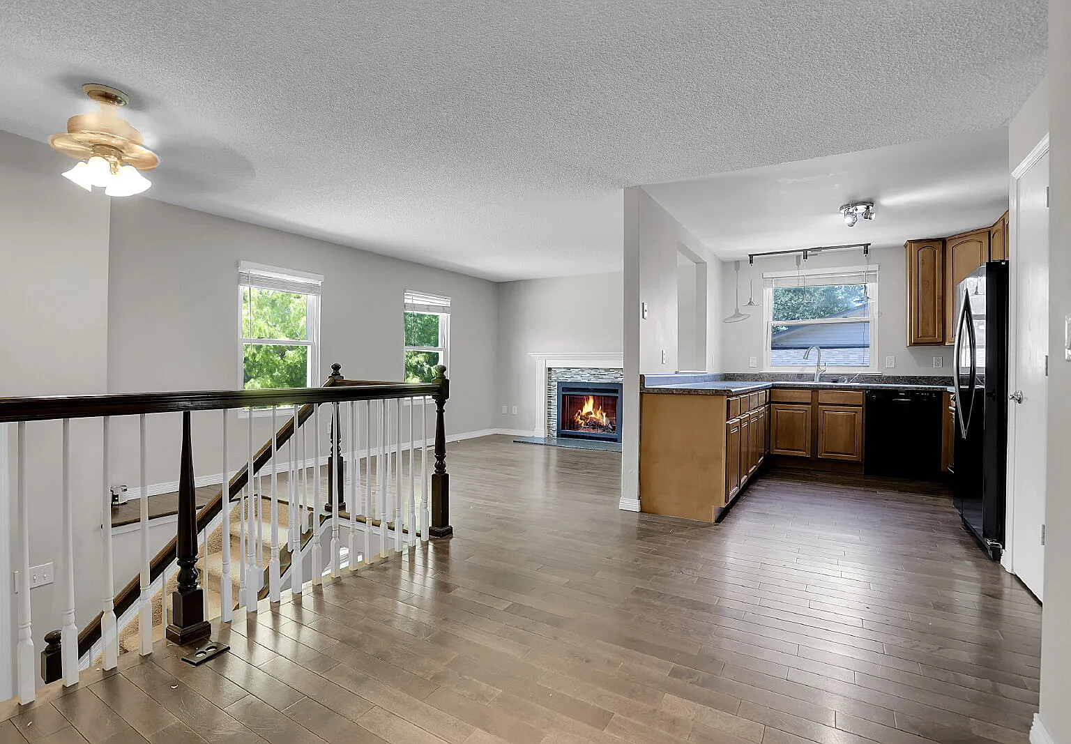 4 bed, 2.0 bath, 1718 sqft, $2,721 — Photo 4