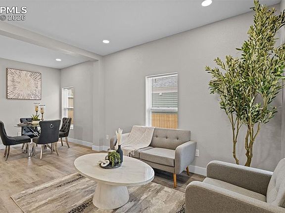 5th image of 121 W Fountain Blvd