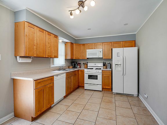 4th image of 7531 167th St