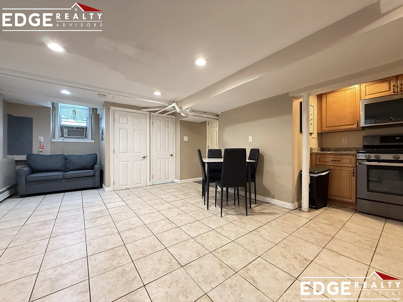 1 bed, 1.5 bath, 800 sqft, $2,200 — Photo 3