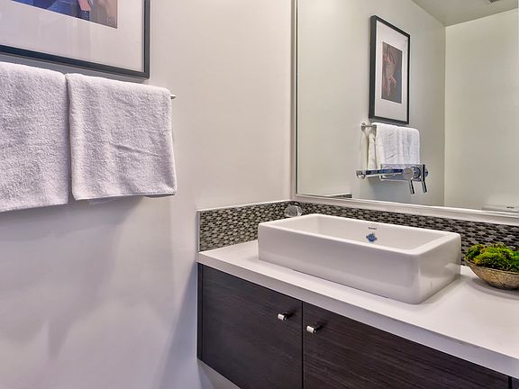 3rd image of 1810 Selby Ave #401