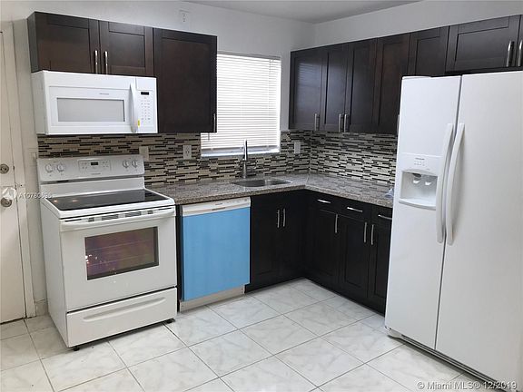 3rd image of 1570 NE 151st St APT 104