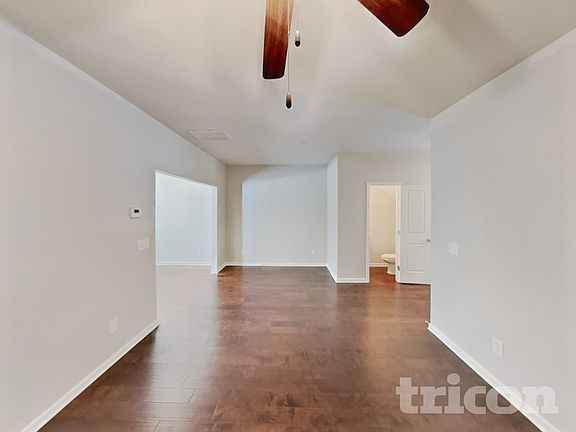 4th image of 115 Hickory Station Ln
