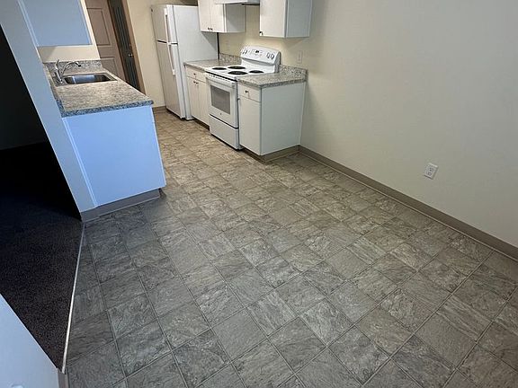 3rd image of 2467 Queen Ave SE #339-28
