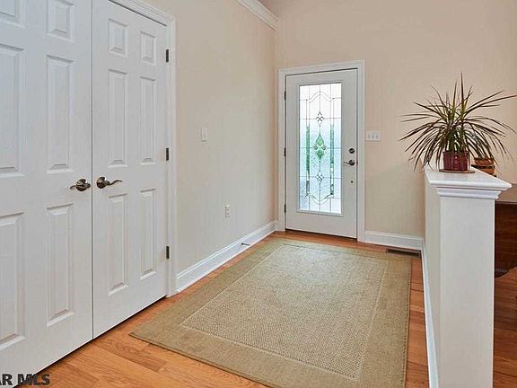 3rd image of 141 Scarlet Oak Cir