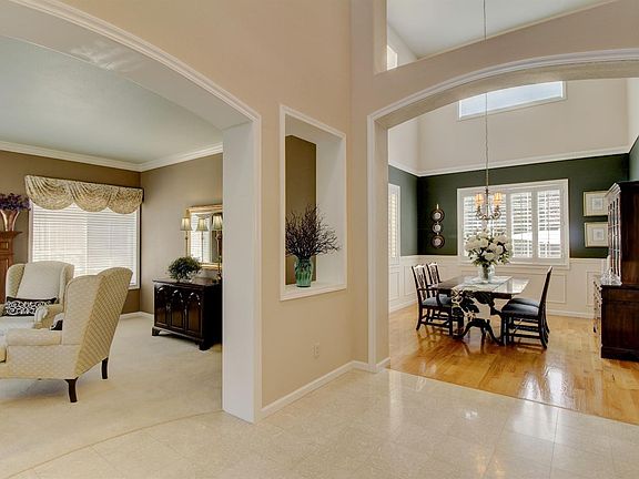 4th image of 1829 Castle Dr