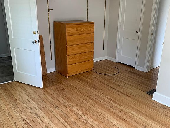 3rd image of 505 W 49th St #1