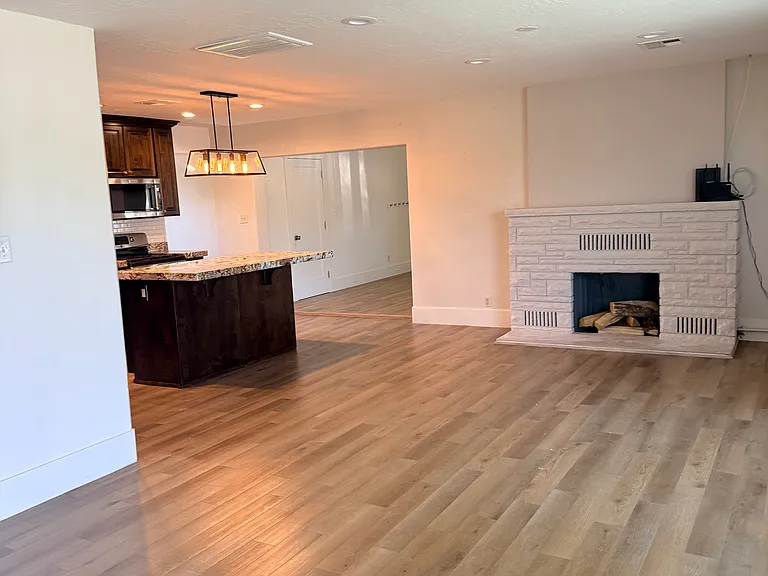 237 N Main St — Photo 11