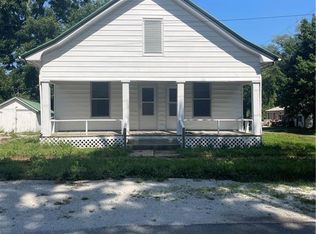108 N Franklin St, Windsor, MO 65360