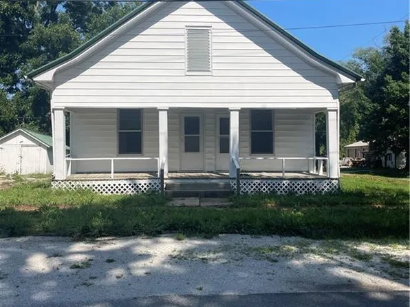 108 N Franklin St, Windsor, MO 65360