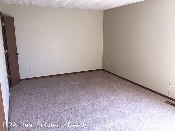 3rd image of 6841 Bennell Dr