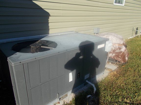 4th image of 38045 Woodside Ln