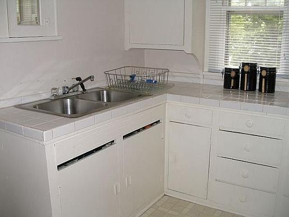 4th image of 4119 N 42nd St