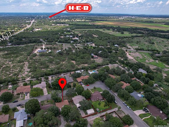 3rd image of 133 N BLUEBONNET DR