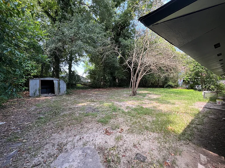 2468 Vivian Dr — Photo 3